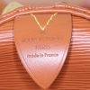 Bolsa de viaje Louis Vuitton Keepall 45 en cuero Epi color oro - Detail D3 thumbnail