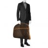 Porta abiti Louis Vuitton in tela monogram marrone e pelle naturale - Detail D1 thumbnail