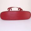 Bolso de mano Louis Vuitton Lussac en cuero Epi rojo - Detail D4 thumbnail