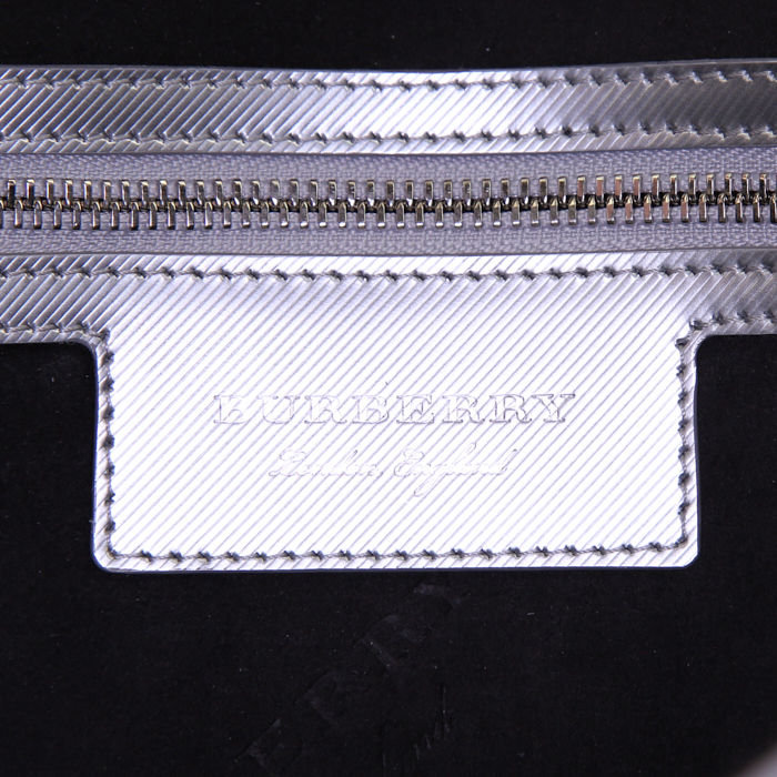 Borsa a tracolla Burberry DK88 modello medio in pelle bicolore argentata e nera - Detail D4
