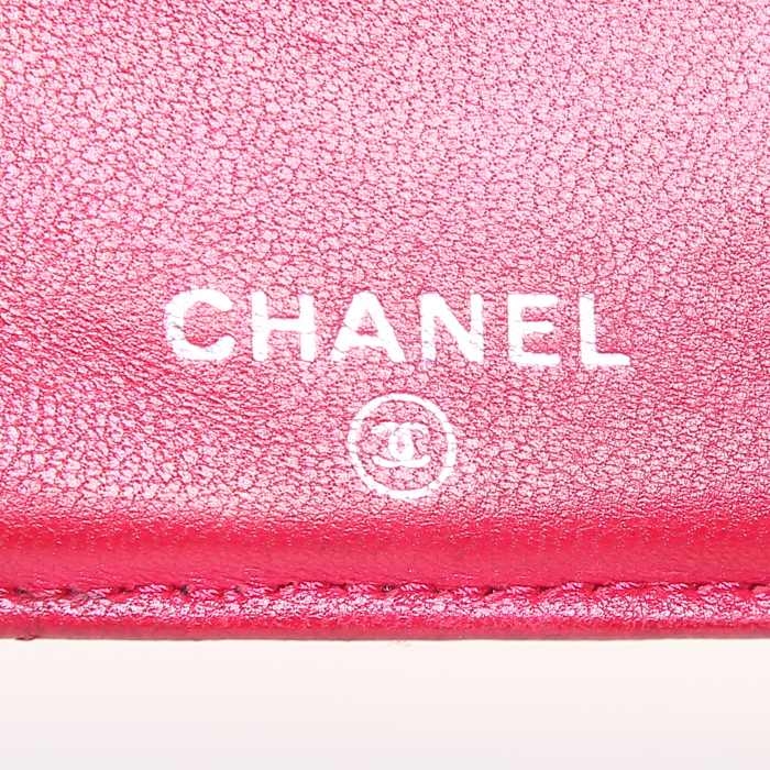 Chanel wallet in red quilted leather - Detail D3