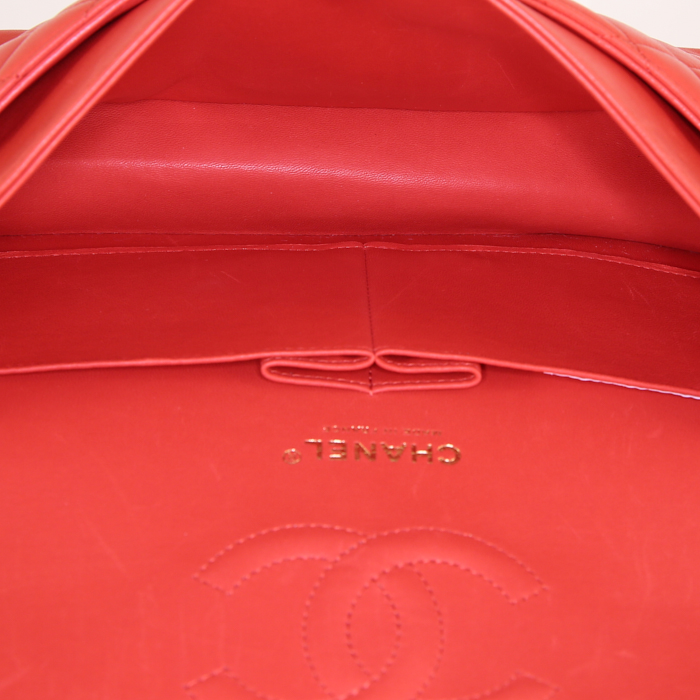 Sac à main Chanel Timeless en cuir matelassé tricolore jaune rouge et vert - Detail D3