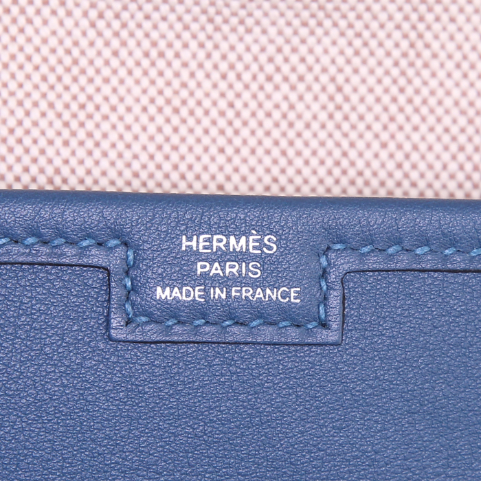 Bolsito de mano Hermes Jige en cuero swift Bleu Thalassa - Detail D3