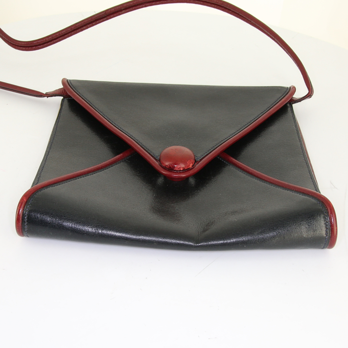 Hermès Penelope handbag in black and burgundy leather - Detail D4