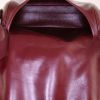Bolso bandolera Hermès Duffle en cuero box color burdeos - Detail D3 thumbnail