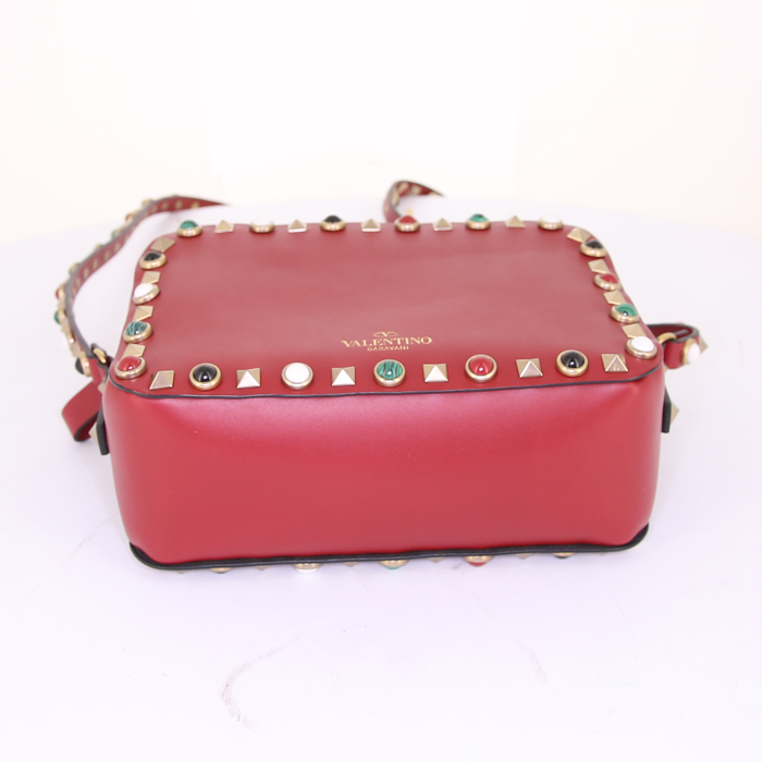 Valentino Garavani Rockstud shoulder bag in red leather - Detail D4