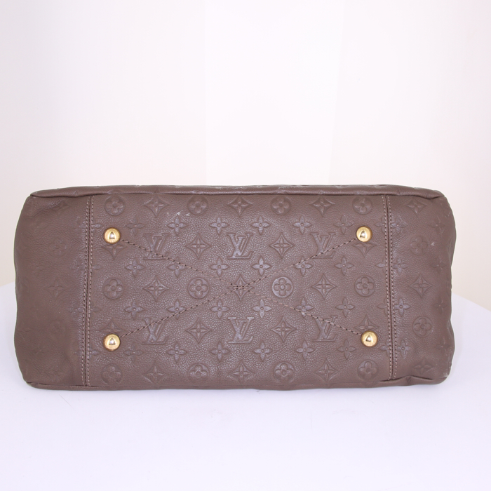 Louis Vuitton Arsty medium model handbag in taupe empreinte monogram leather - Detail D4