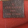Pochette Louis Vuitton in tela a scacchi ebana e pelle marrone - Detail D3 thumbnail