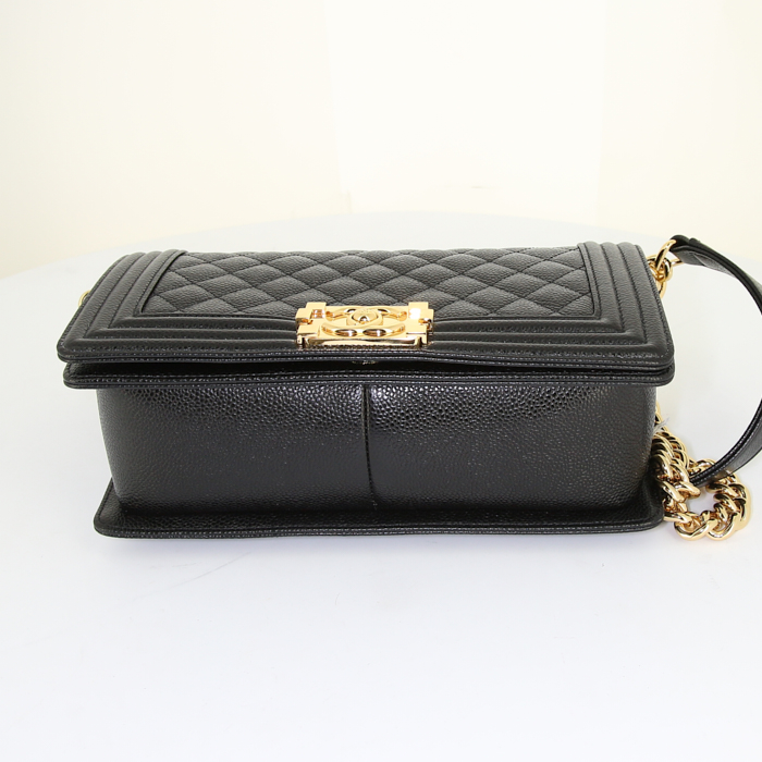 Borsa a tracolla Chanel Boy in pelle martellata e trapuntata nera - Detail D5