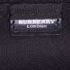 Bolsito de mano Burberry en lona Haymarket beige y cuero negro - Detail D3 thumbnail