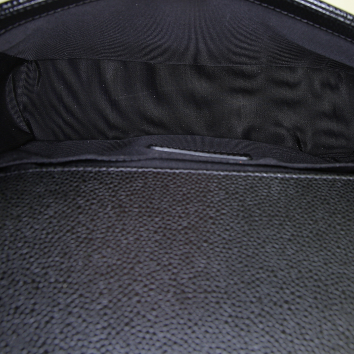 Chanel Boy shoulder bag in black quilted leather - Detail D3