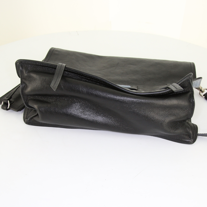 Sac bandoulière Prada Etiquette en cuir noir - Detail D5