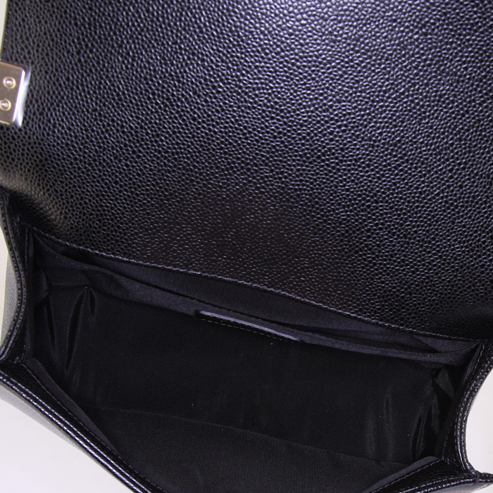 Borsa a tracolla Chanel Boy in pelle martellata e trapuntata nera - Detail D3