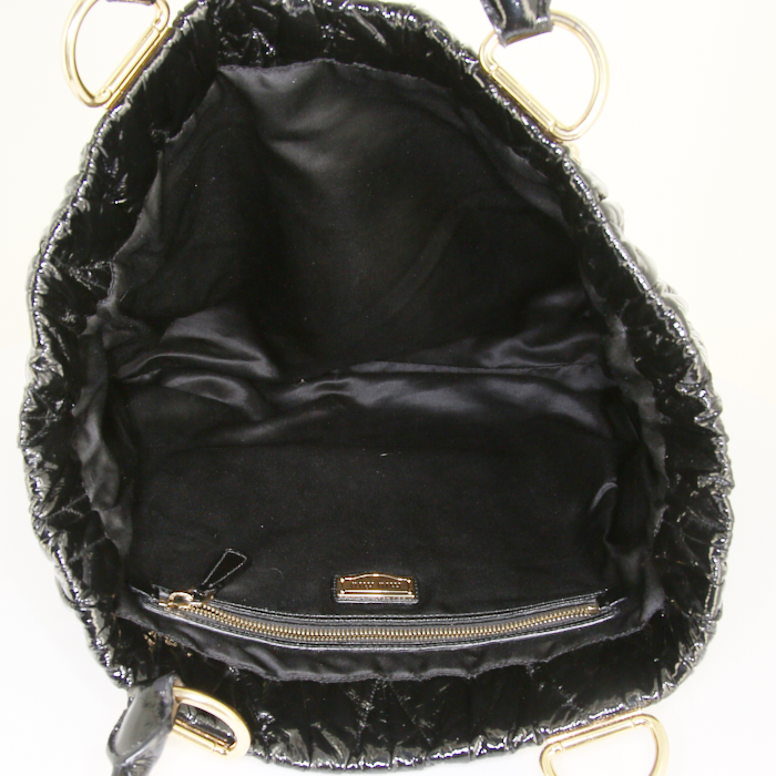 Miu Miu shopping bag in black patent quilted leather - Detail D2