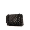 Bolso bandolera Chanel Timeless Maxi Jumbo en cuero acolchado negro - 00pp thumbnail