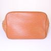 Louis Vuitton Grand Noé handbag in brown epi leather - Detail D4 thumbnail