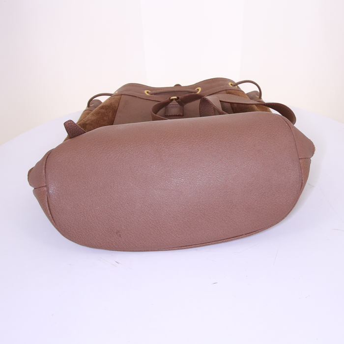 Sac à dos Gucci Bamboo en daim marron et cuir marron - Detail D4