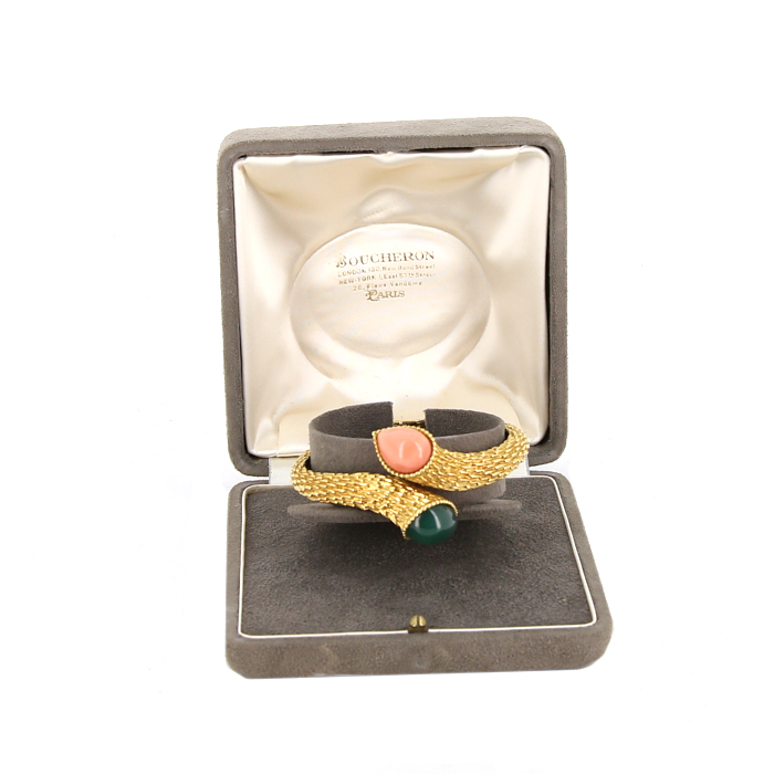Bracciale rigido apribile Boucheron Serpent Bohème in oro giallo,  corallo rosa e crisoprasio