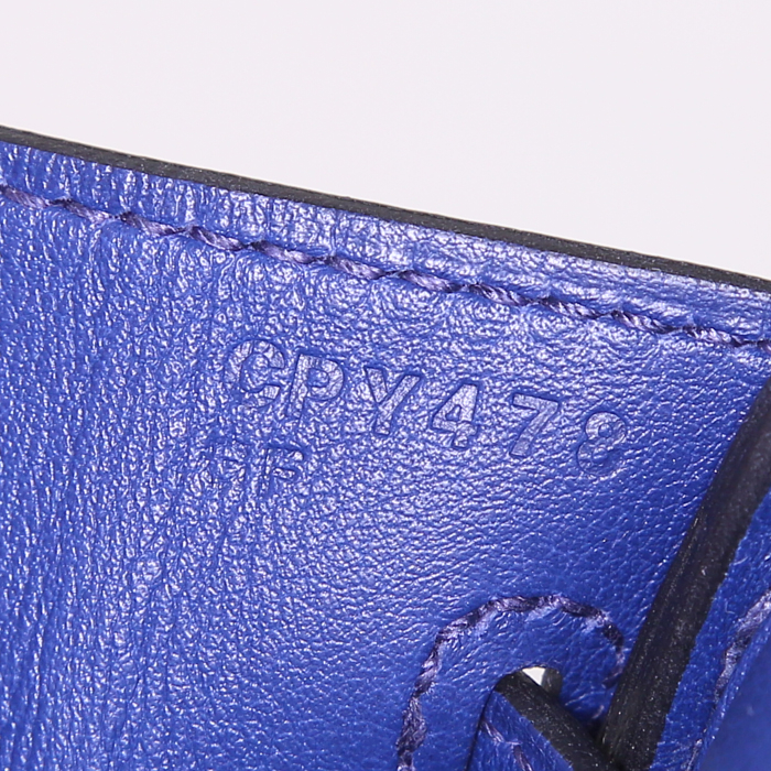 Bolso de mano Hermes Birkin 25 cm en cuero swift Bleu Saphir - Detail D4