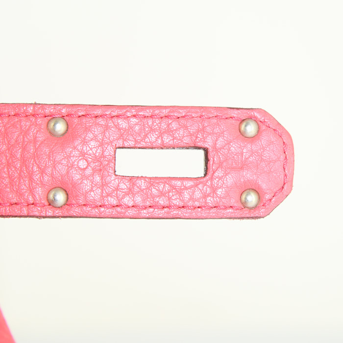 Hermes Jypsiere 31 cm shoulder bag in Bougainvillea togo leather - Detail D4