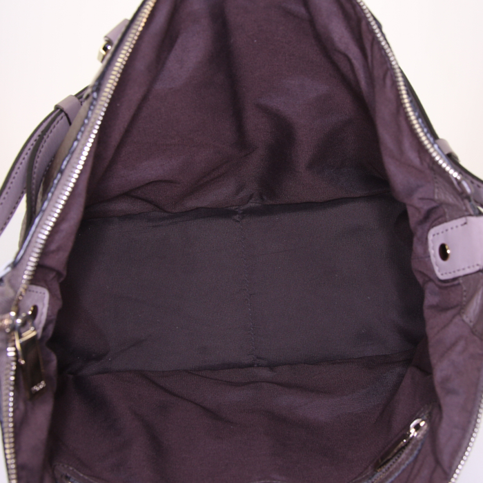 Bolso de mano Tod's en cuero marrón y color topo - Detail D3