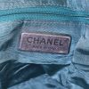 Bolsa de viaje Chanel en cuero acolchado negro - Detail D3 thumbnail