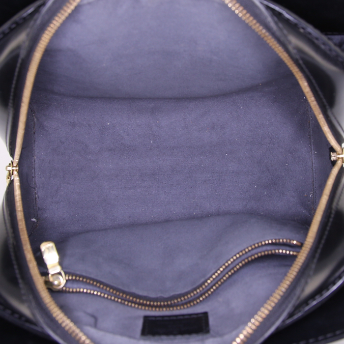 Sac à main Louis Vuitton Pont Neuf en cuir épi noir - Detail D2
