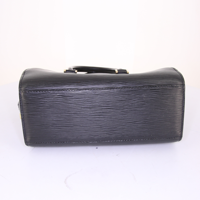 Bolso de mano Louis Vuitton Pont Neuf en cuero Epi negro - Detail D4