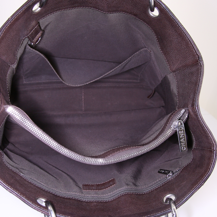 Chanel Shopping GST shopping bag in brown grained leather - Detail D2