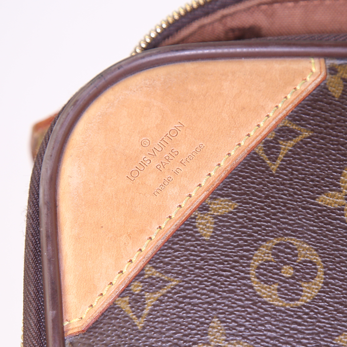 Valise souple Louis Vuitton Pegase en toile monogram et cuir naturel - Detail D3