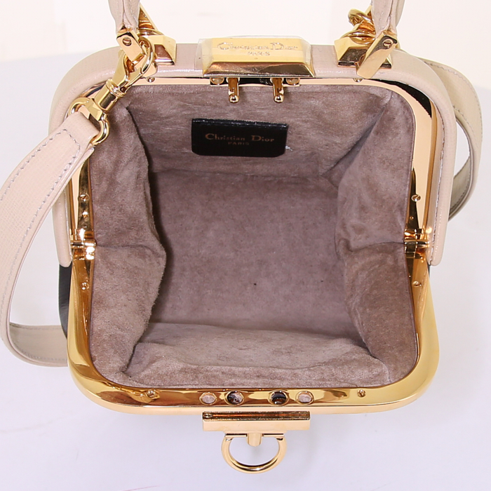 Sac à main Dior mini en cuir noir et beige - Detail D3