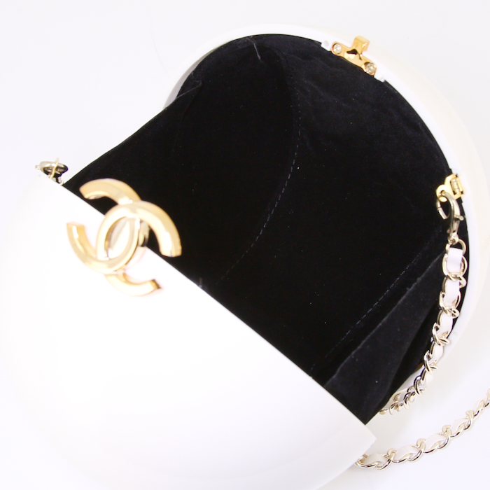 Minaudière Chanel Editions Limitées in plexiglas bianco - Detail D2