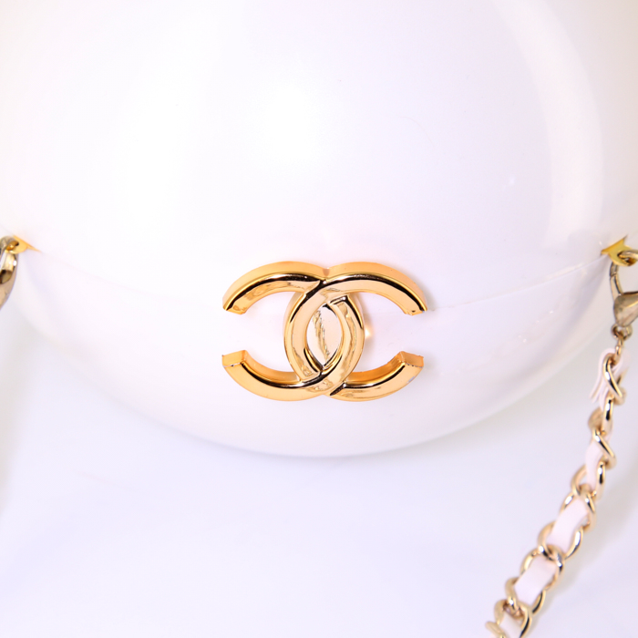 Minaudière Chanel Editions Limitées in plexiglas bianco - Detail D3