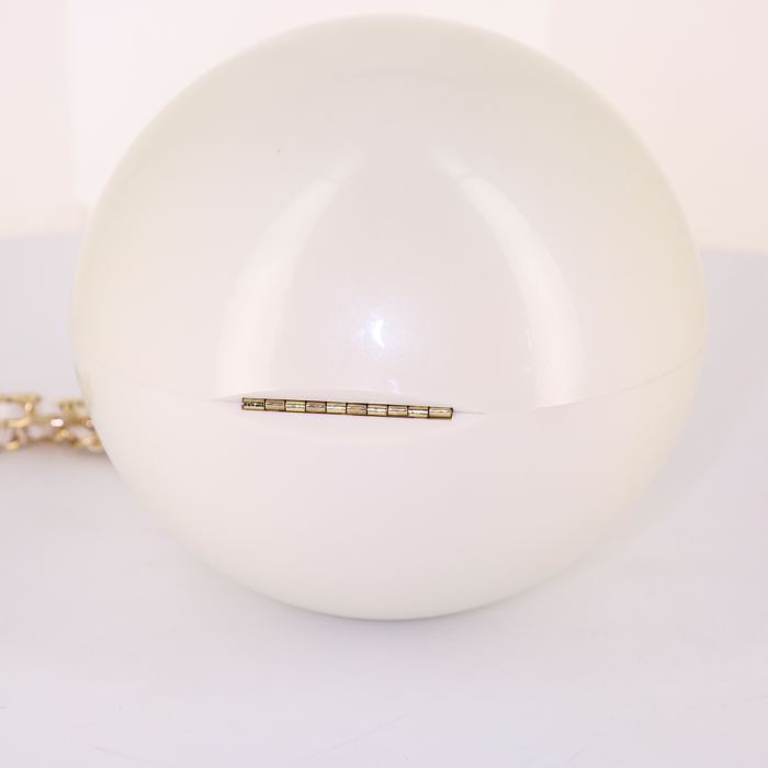 Minaudière Chanel Editions Limitées in plexiglas bianco - Detail D4