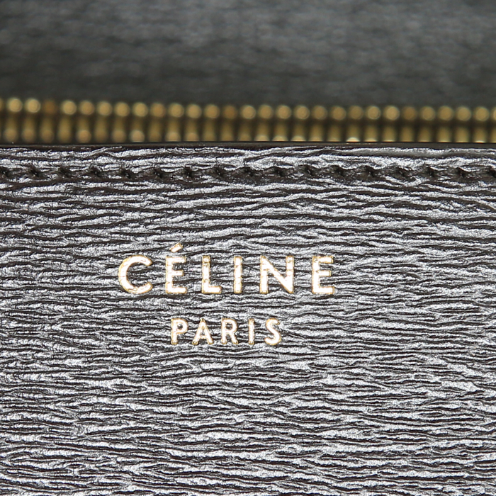 Celine Classic Box handbag in brown box leather - Detail D3