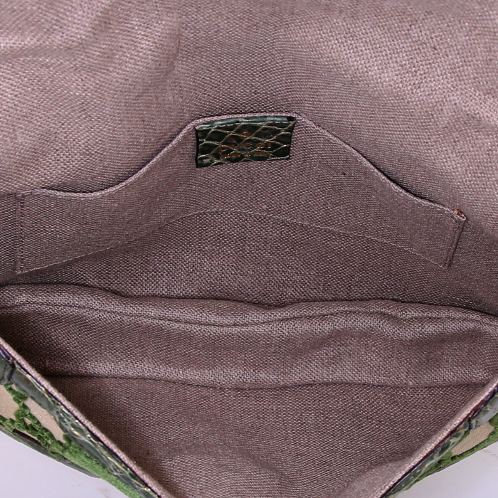 Gucci Dragon handbag in beige monogram canvas and green leather - Detail D2
