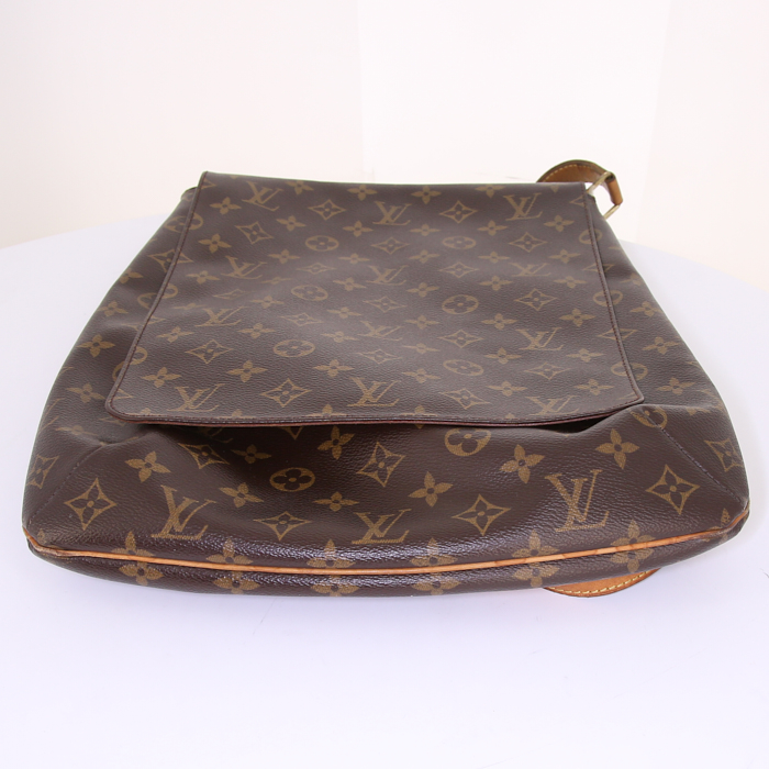 Sac bandoulière Louis Vuitton Musette Salsa en toile monogram et cuir naturel - Detail D4