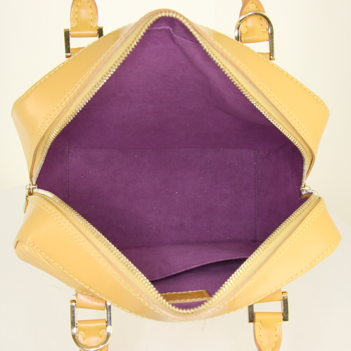 Louis Vuitton Pont Neuf handbag in yellow epi leather - Detail D2