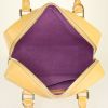 Bolso de mano Louis Vuitton Pont Neuf en cuero Epi amarillo - Detail D2 thumbnail