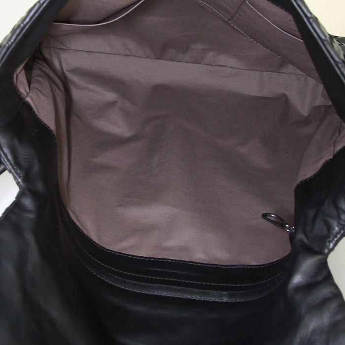 Sac bandoulière Bottega Veneta Messenger en cuir tressé noir - Detail D2