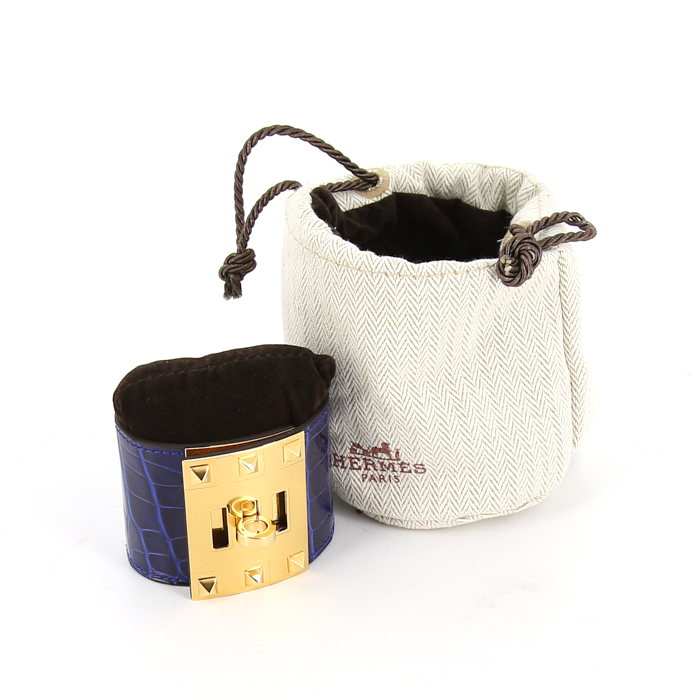 Hermès Extrême cuff bracelet in alligator and gold plated - Detail D2