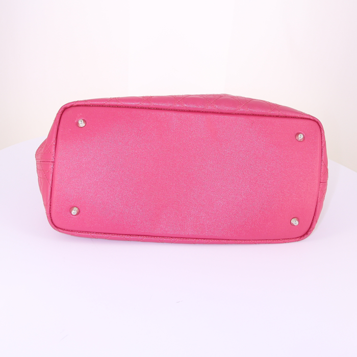 Sac à main Dior Panarea en toile cannage rose et cuir rose - Detail D4
