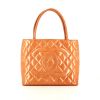 Chanel Medaillon - Bag handbag in orange patent quilted leather - 360 thumbnail