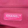 Bolso bandolera Chanel Gabrielle  en cuero acolchado negro y cuero negro - Detail D4 thumbnail