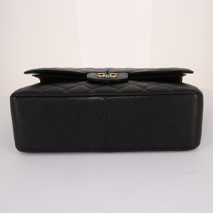 Chanel Timeless jumbo handbag in black quilted grained leather - Detail D5