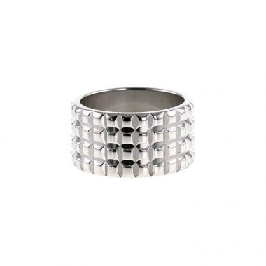 Boucheron Clou de Paris ring in white gold