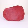 Sac à main Louis Vuitton petit Noé en cuir épi rouge - Detail D4 thumbnail