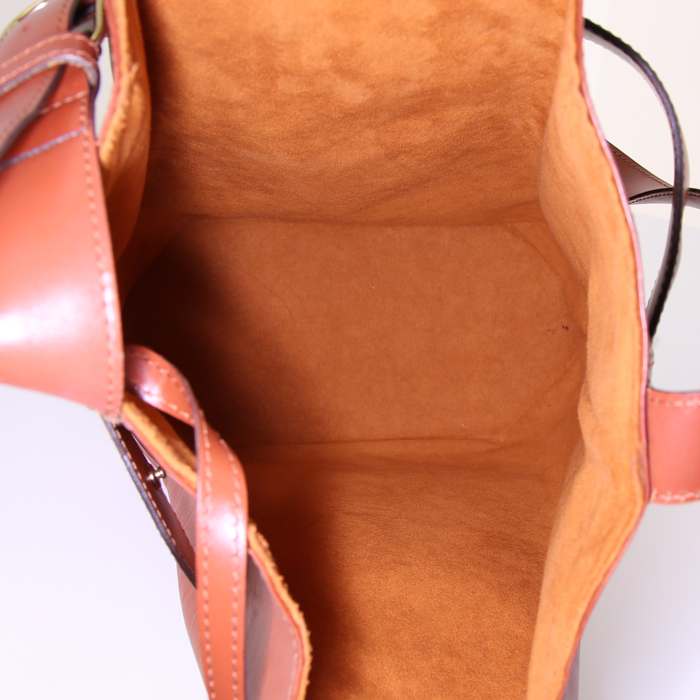 Bolso para llevar al hombro Louis Vuitton Sac d'épaule en cuero Epi marrón - Detail D2
