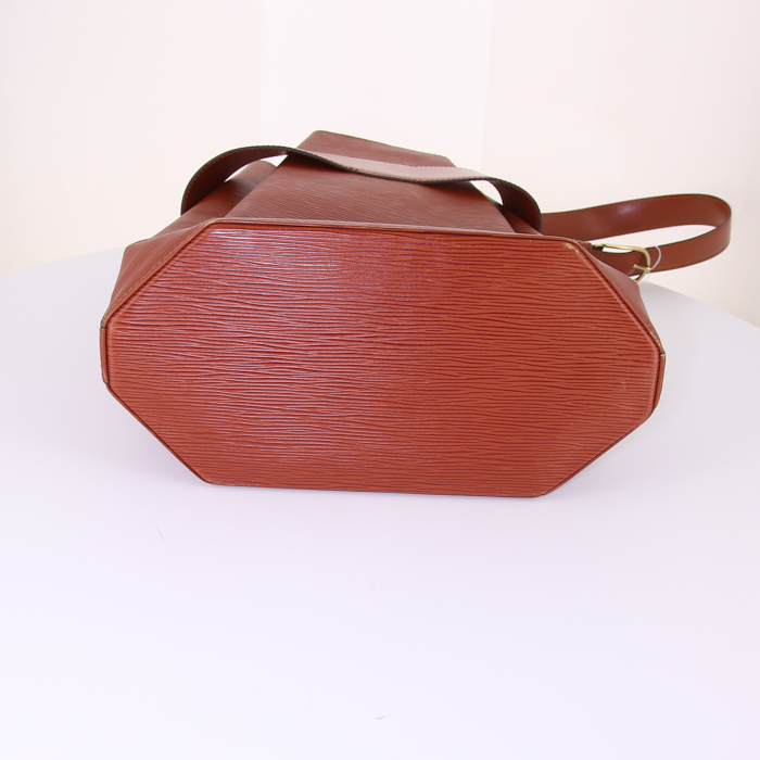 Bolso para llevar al hombro Louis Vuitton Sac d'épaule en cuero Epi marrón - Detail D4