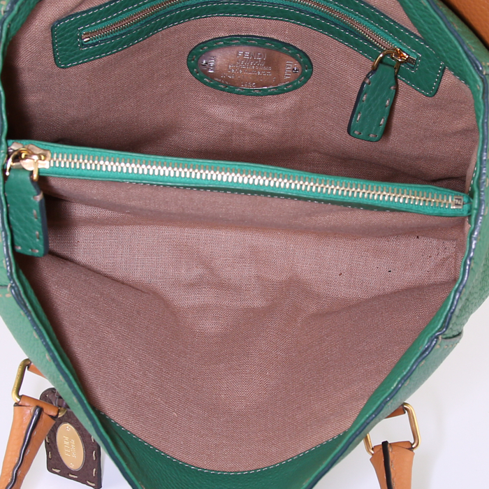 Bolso de mano Fendi Selleria en cuero verde y ocre - Detail D2